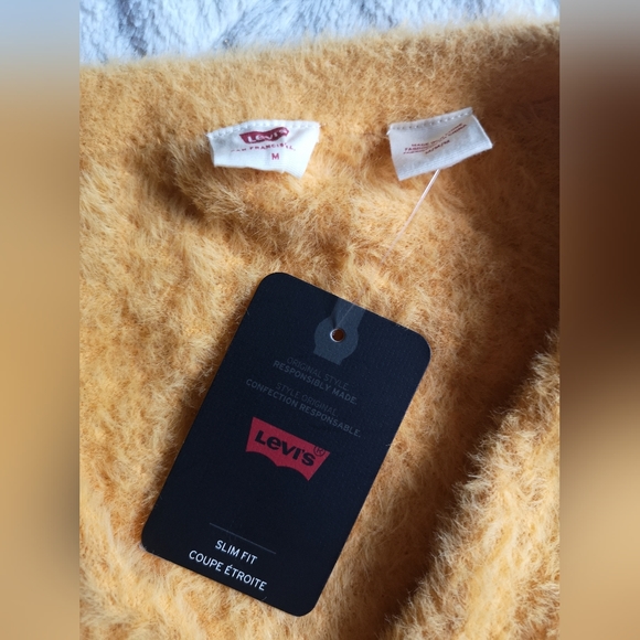 New Levi's cardigan. Size M - Picture 2 of 7